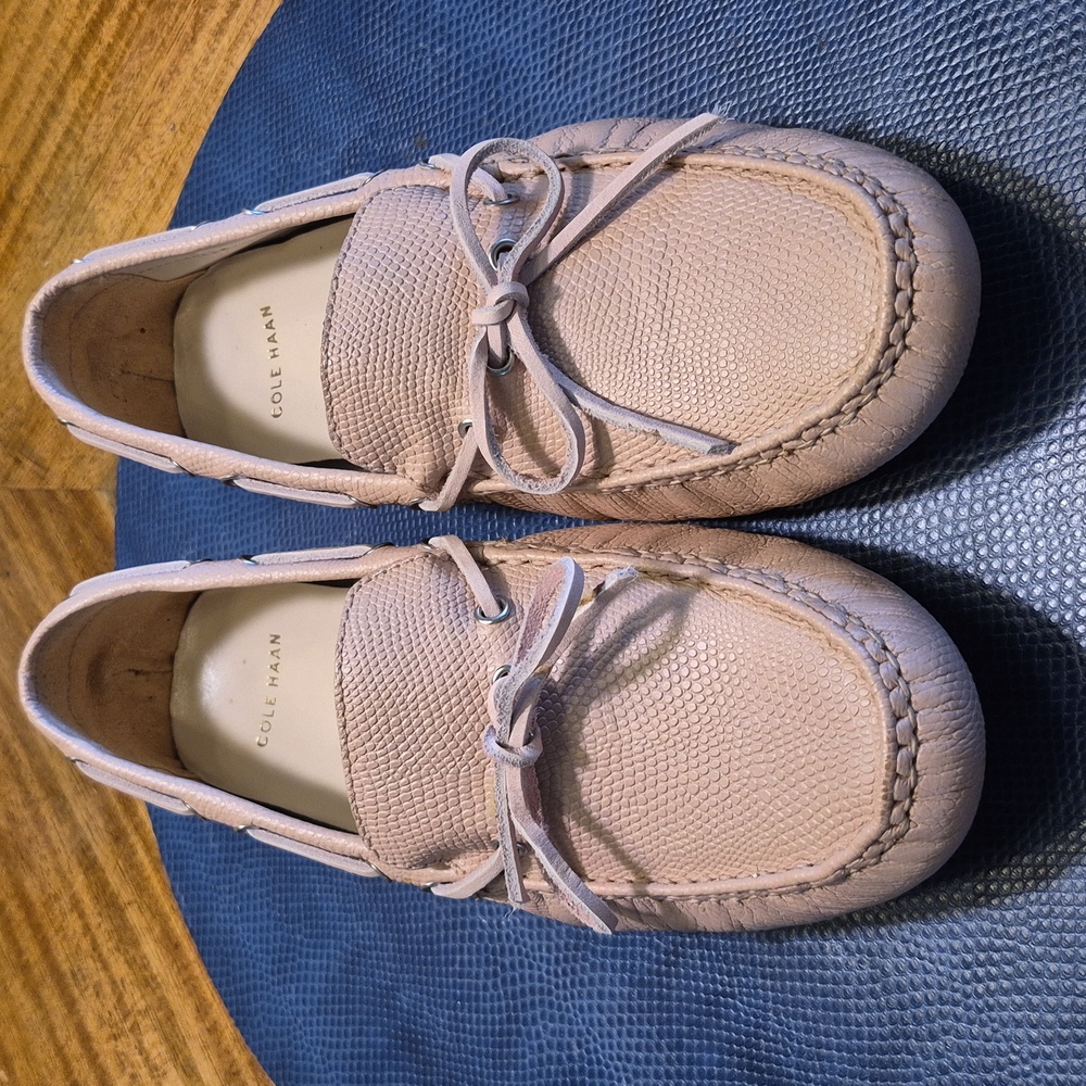 ColeHaan Garnet II. Pink Leather Moccasin/driving Shoe. sz. 7B (#847A)VGC
